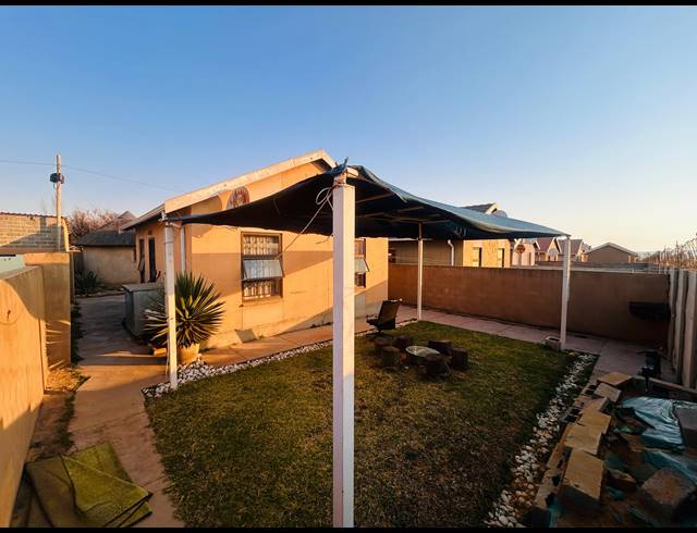 2 BEDROOM HOUSE FOR SALE IN SAVANNA CITY